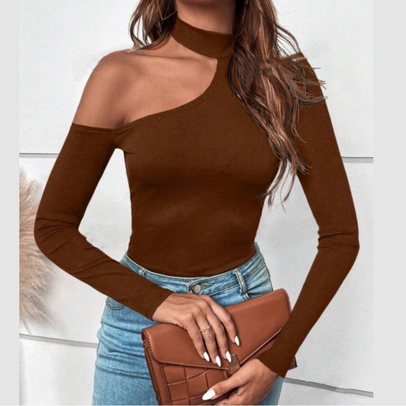 Luxe cutout fitted top - Picture 7 of 9